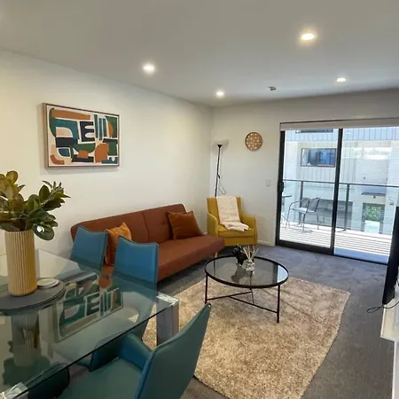 Stylish And Sleek Auckland Stay
